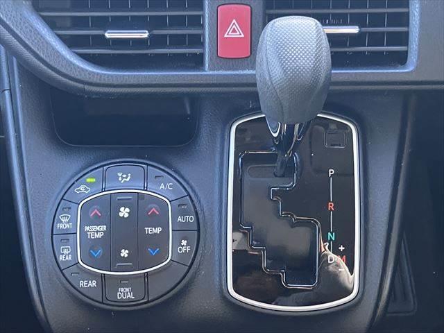 ノア Ｘ　純正ＳＤナビ　フルセグＴＶ　フリップダウンモニター　両側パワースライドドア　禁煙車　バックカメラ　スマートキー　電動格納ミラー　アイドリングストップ　ＥＴＣ　オートエアコン（40枚目）