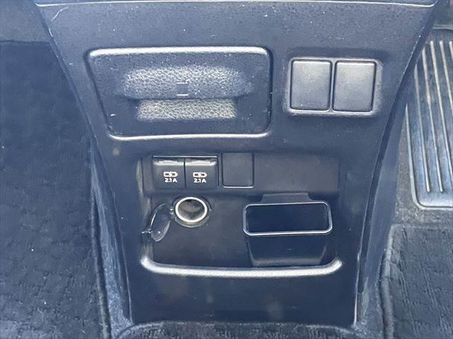 ノア Ｘ　純正ＳＤナビ　フルセグＴＶ　フリップダウンモニター　両側パワースライドドア　禁煙車　バックカメラ　スマートキー　電動格納ミラー　アイドリングストップ　ＥＴＣ　オートエアコン（41枚目）