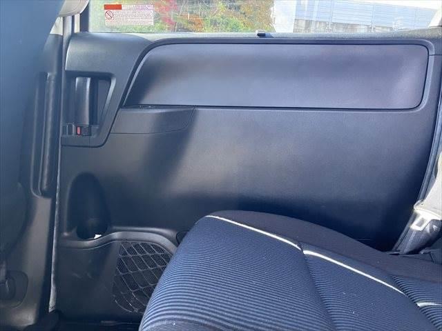 ノア Ｘ　純正ＳＤナビ　フルセグＴＶ　フリップダウンモニター　両側パワースライドドア　禁煙車　バックカメラ　スマートキー　電動格納ミラー　アイドリングストップ　ＥＴＣ　オートエアコン（55枚目）