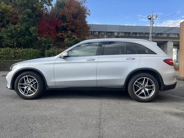ＧＬＣ ＧＬＣ２２０ｄ　４マチックスポーツ　純正ナビ　レーダークルーズコントロール　全周囲モニター　シートヒーター　クリアランスソナー　禁煙車　衝突軽減ブレーキ　Ｂｌｕｅｔｏｏｔｈ　フルセグＴＶ　ＥＴＣ　パワーシート　ＢＳＭ　ＬＥＤヘッドライト（18枚目）