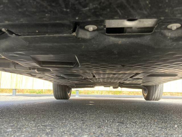 ＧＬＣ ＧＬＣ２２０ｄ　４マチックスポーツ　純正ナビ　レーダークルーズコントロール　全周囲モニター　シートヒーター　クリアランスソナー　禁煙車　衝突軽減ブレーキ　Ｂｌｕｅｔｏｏｔｈ　フルセグＴＶ　ＥＴＣ　パワーシート　ＢＳＭ　ＬＥＤヘッドライト（26枚目）