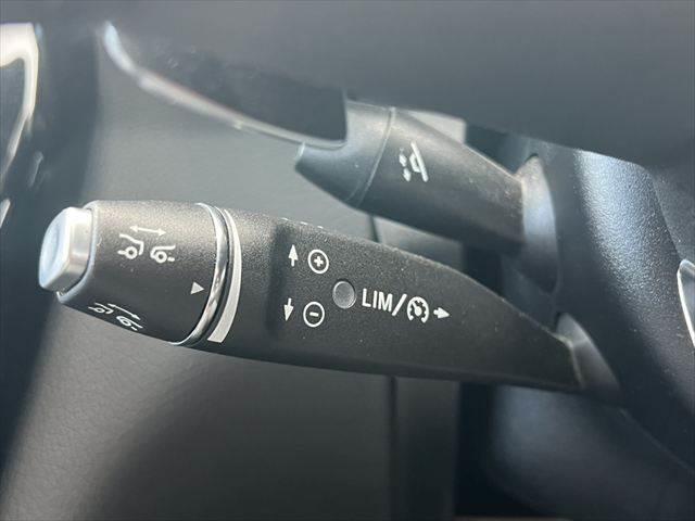 ＧＬＣ ＧＬＣ２２０ｄ　４マチックスポーツ　純正ナビ　レーダークルーズコントロール　全周囲モニター　シートヒーター　クリアランスソナー　禁煙車　衝突軽減ブレーキ　Ｂｌｕｅｔｏｏｔｈ　フルセグＴＶ　ＥＴＣ　パワーシート　ＢＳＭ　ＬＥＤヘッドライト（41枚目）