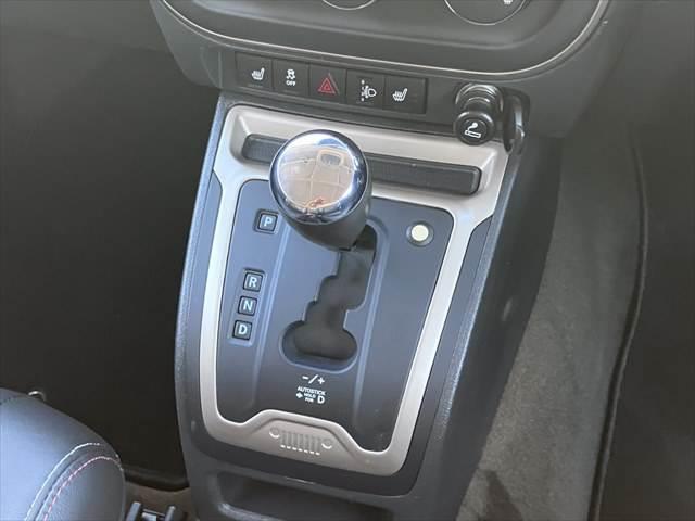 ジープ・コンパス 75thアニバーサリーエディション 4WD SDナビ フルセグTV バックカメラ シートヒーター パワーシート ハーフレザーシート 禁煙車 クルーズコントロール ETC 横滑り防止装置 パワーウィンドウ(35枚目)