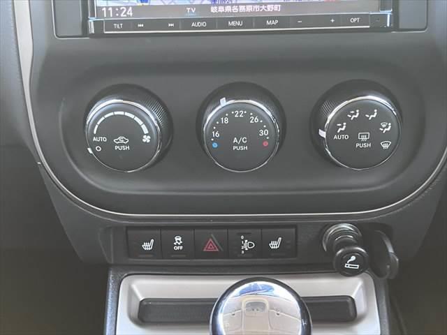 ジープ・コンパス 75thアニバーサリーエディション 4WD SDナビ フルセグTV バックカメラ シートヒーター パワーシート ハーフレザーシート 禁煙車 クルーズコントロール ETC 横滑り防止装置 パワーウィンドウ(37枚目)