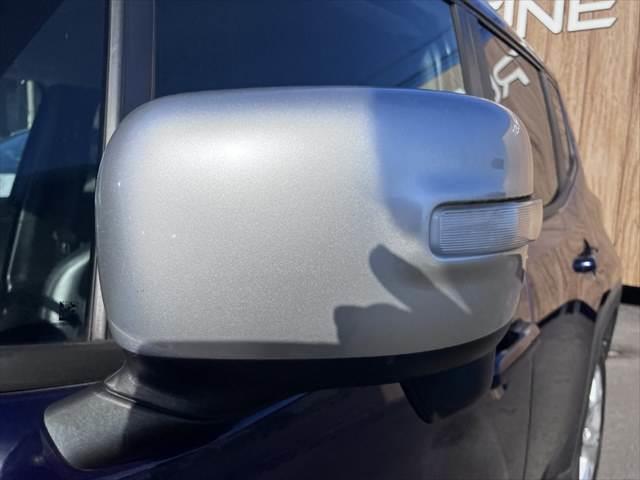 ジープ・レネゲード リミテッド　レーダークルーズコントロール　本革シート　パワーシート　シートヒーター　禁煙車　ＥＴＣ　コーナーセンサー　純正１７インチＡＷ　バックカメラ　アイドリングストップ　電動格納ミラー（20枚目）