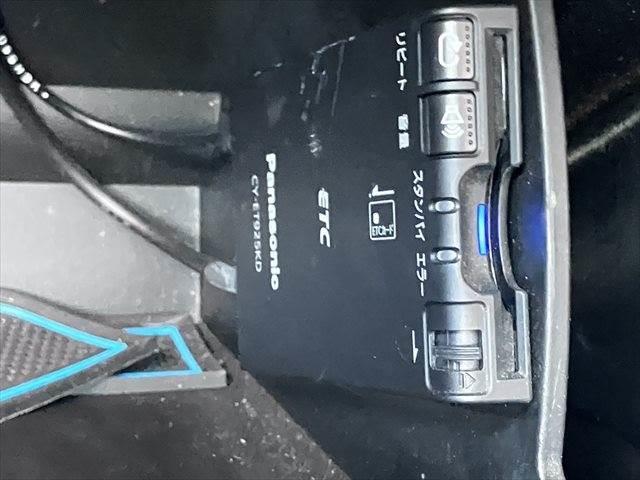 ジープ・レネゲード リミテッド　レーダークルーズコントロール　本革シート　パワーシート　シートヒーター　禁煙車　ＥＴＣ　コーナーセンサー　純正１７インチＡＷ　バックカメラ　アイドリングストップ　電動格納ミラー（47枚目）