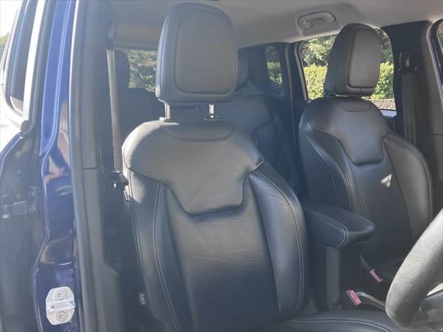 ジープ・レネゲード リミテッド　レーダークルーズコントロール　本革シート　パワーシート　シートヒーター　禁煙車　ＥＴＣ　コーナーセンサー　純正１７インチＡＷ　バックカメラ　アイドリングストップ　電動格納ミラー（56枚目）