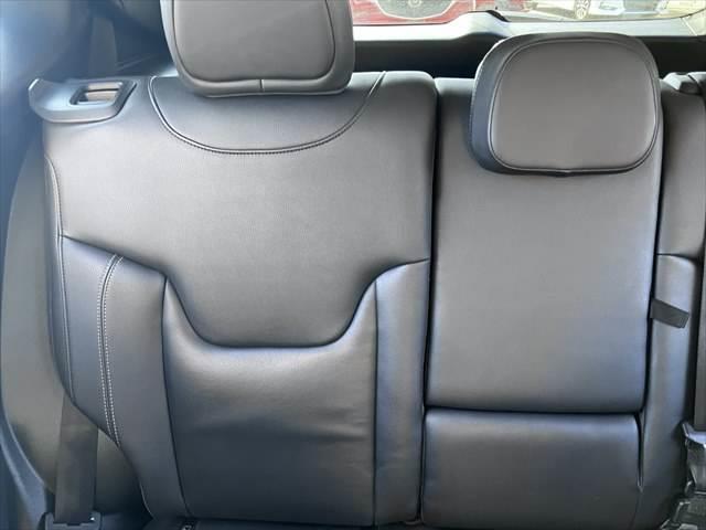 ジープ・レネゲード リミテッド　レーダークルーズコントロール　本革シート　パワーシート　シートヒーター　禁煙車　ＥＴＣ　コーナーセンサー　純正１７インチＡＷ　バックカメラ　アイドリングストップ　電動格納ミラー（60枚目）