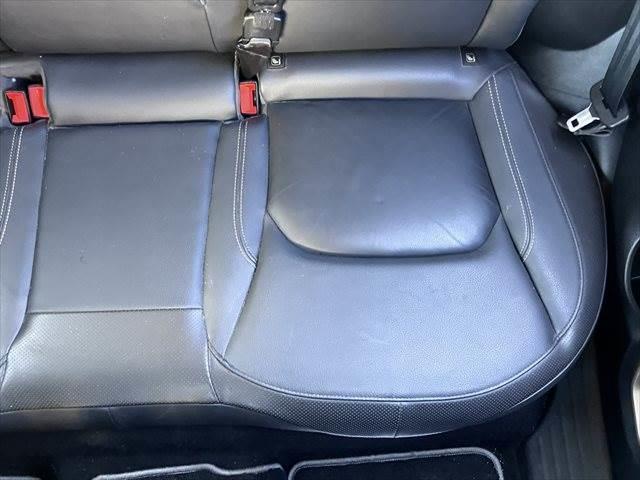 ジープ・レネゲード リミテッド　レーダークルーズコントロール　本革シート　パワーシート　シートヒーター　禁煙車　ＥＴＣ　コーナーセンサー　純正１７インチＡＷ　バックカメラ　アイドリングストップ　電動格納ミラー（68枚目）