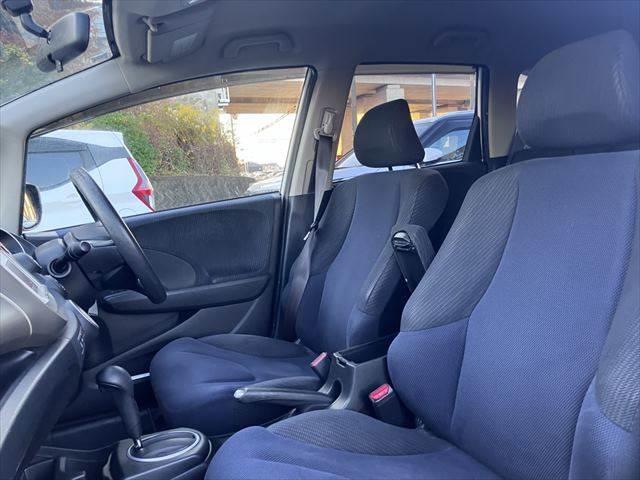 フィットハイブリッド ベースグレード　メモリーナビ　バックカメラ　フルセグＴＶ　スマートキー　禁煙車　ＥＴＣ　クルーズコントロール　盗難防止装置　電動格納ミラー　アイドリングストップ　パワーウィンドウ（30枚目）