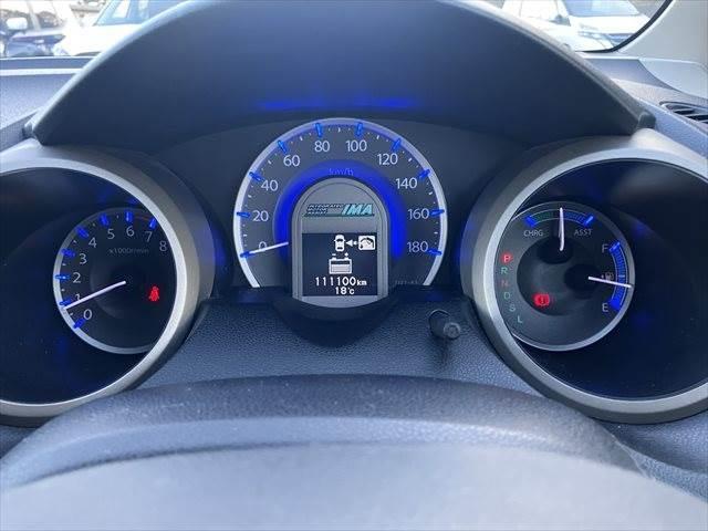 フィットハイブリッド ベースグレード　メモリーナビ　バックカメラ　フルセグＴＶ　スマートキー　禁煙車　ＥＴＣ　クルーズコントロール　盗難防止装置　電動格納ミラー　アイドリングストップ　パワーウィンドウ（37枚目）