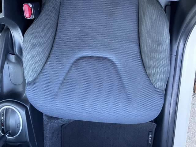 フィットハイブリッド ベースグレード　メモリーナビ　バックカメラ　フルセグＴＶ　スマートキー　禁煙車　ＥＴＣ　クルーズコントロール　盗難防止装置　電動格納ミラー　アイドリングストップ　パワーウィンドウ（57枚目）