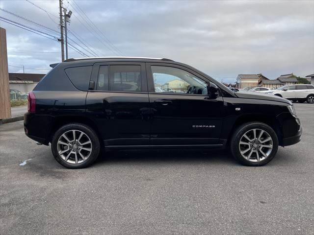 ジープ・コンパス リミテッド ボストンオーディオ クルーズコントロール SDナビ バックカメラ シートヒーター パワーシート Bluetooth フルセグTV ETC 純正18インチアルミホイール 衝撃緩和ヘッドレスト(15枚目)