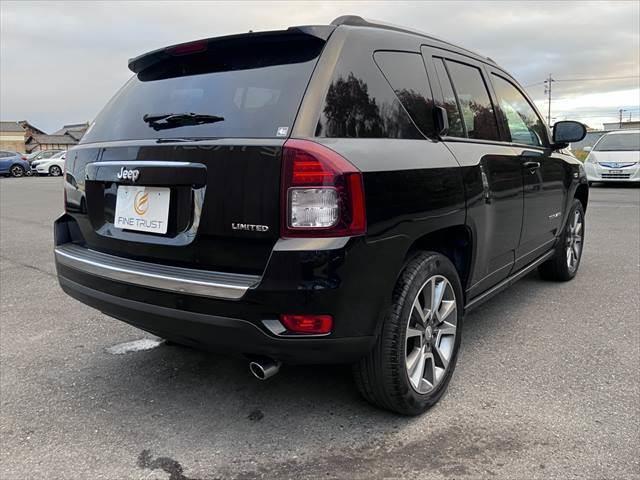 ジープ・コンパス リミテッド ボストンオーディオ クルーズコントロール SDナビ バックカメラ シートヒーター パワーシート Bluetooth フルセグTV ETC 純正18インチアルミホイール 衝撃緩和ヘッドレスト(16枚目)