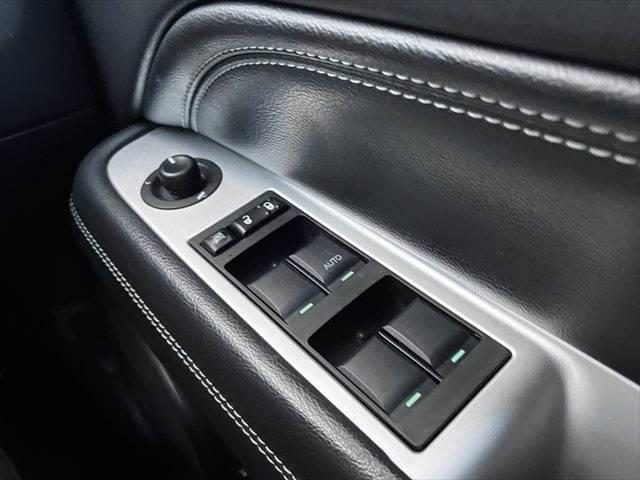 ジープ・コンパス リミテッド ボストンオーディオ クルーズコントロール SDナビ バックカメラ シートヒーター パワーシート Bluetooth フルセグTV ETC 純正18インチアルミホイール 衝撃緩和ヘッドレスト(41枚目)