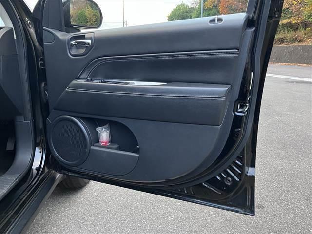 ジープ・コンパス リミテッド ボストンオーディオ クルーズコントロール SDナビ バックカメラ シートヒーター パワーシート Bluetooth フルセグTV ETC 純正18インチアルミホイール 衝撃緩和ヘッドレスト(50枚目)