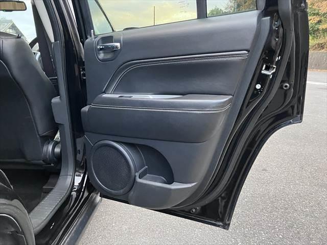 ジープ・コンパス リミテッド ボストンオーディオ クルーズコントロール SDナビ バックカメラ シートヒーター パワーシート Bluetooth フルセグTV ETC 純正18インチアルミホイール 衝撃緩和ヘッドレスト(54枚目)