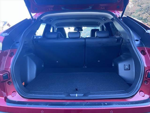 エクリプスクロスＰＨＥＶ Ｇ　４ＷＤ　レーダークルーズコントロール　衝突軽減ブレーキ　フルセグＴＶ　ＥＴＣ　禁煙車　クリアランスソナー　ＢＳＭ　シートヒーター　パワーシート　ハーフレザー　ＬＥＤヘッドライト　Ｂｌｕｅｔｏｏｔｈ対応（9枚目）