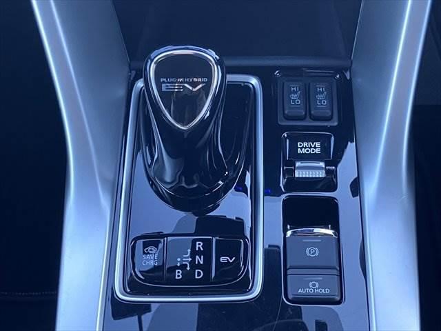 エクリプスクロスＰＨＥＶ Ｇ　４ＷＤ　レーダークルーズコントロール　衝突軽減ブレーキ　フルセグＴＶ　ＥＴＣ　禁煙車　クリアランスソナー　ＢＳＭ　シートヒーター　パワーシート　ハーフレザー　ＬＥＤヘッドライト　Ｂｌｕｅｔｏｏｔｈ対応（33枚目）