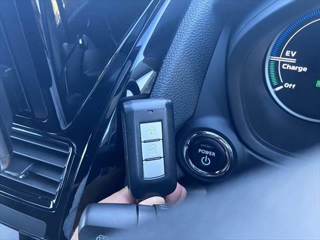 エクリプスクロスＰＨＥＶ Ｇ　４ＷＤ　レーダークルーズコントロール　衝突軽減ブレーキ　フルセグＴＶ　ＥＴＣ　禁煙車　クリアランスソナー　ＢＳＭ　シートヒーター　パワーシート　ハーフレザー　ＬＥＤヘッドライト　Ｂｌｕｅｔｏｏｔｈ対応（38枚目）