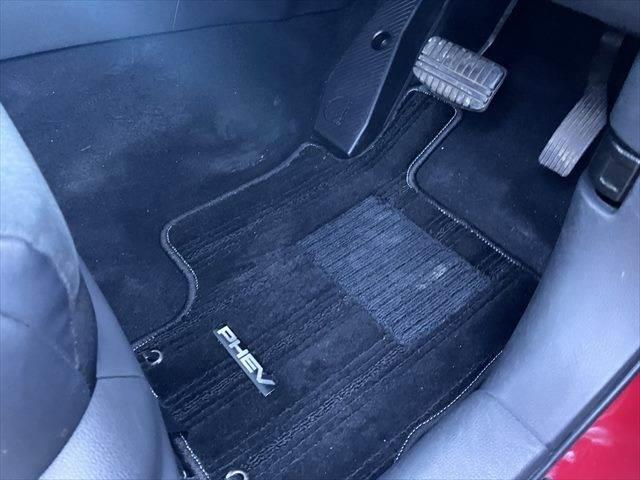 エクリプスクロスＰＨＥＶ Ｇ　４ＷＤ　レーダークルーズコントロール　衝突軽減ブレーキ　フルセグＴＶ　ＥＴＣ　禁煙車　クリアランスソナー　ＢＳＭ　シートヒーター　パワーシート　ハーフレザー　ＬＥＤヘッドライト　Ｂｌｕｅｔｏｏｔｈ対応（49枚目）