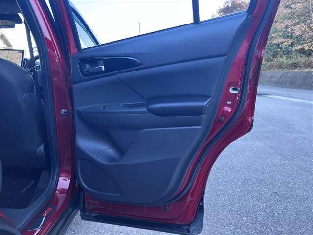 エクリプスクロスＰＨＥＶ Ｇ　４ＷＤ　レーダークルーズコントロール　衝突軽減ブレーキ　フルセグＴＶ　ＥＴＣ　禁煙車　クリアランスソナー　ＢＳＭ　シートヒーター　パワーシート　ハーフレザー　ＬＥＤヘッドライト　Ｂｌｕｅｔｏｏｔｈ対応（55枚目）