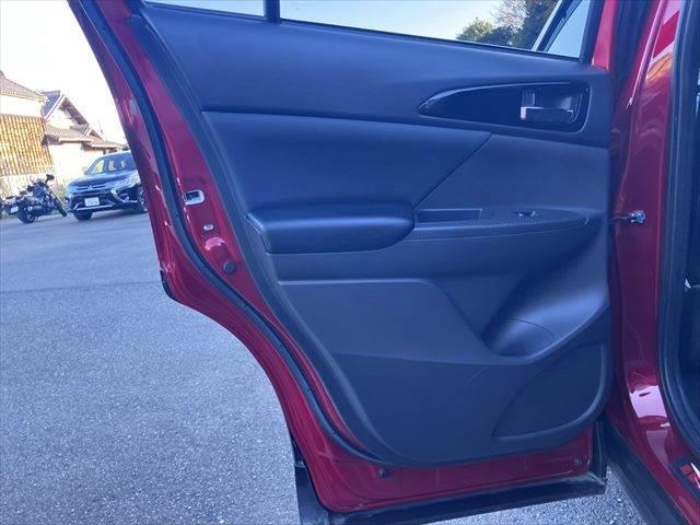 エクリプスクロスＰＨＥＶ Ｇ　４ＷＤ　レーダークルーズコントロール　衝突軽減ブレーキ　フルセグＴＶ　ＥＴＣ　禁煙車　クリアランスソナー　ＢＳＭ　シートヒーター　パワーシート　ハーフレザー　ＬＥＤヘッドライト　Ｂｌｕｅｔｏｏｔｈ対応（61枚目）