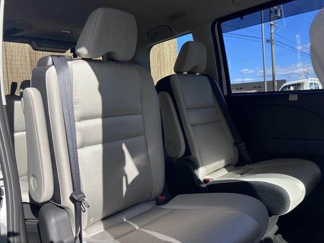 セレナ ｅ－パワー　ハイウェイスターＶ　フリップダウンモニター　純正１０インチナビ　禁煙車　衝突軽減ブレーキ　両側パワースライドドア　アラウンドビューモニター　フルセグ　Ｂｌｕｅｔｏｏｔｈ　ＬＥＤヘッドライト　レーダークルーズコントロール（11枚目）