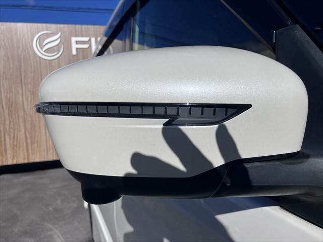 セレナ ｅ－パワー　ハイウェイスターＶ　フリップダウンモニター　純正１０インチナビ　禁煙車　衝突軽減ブレーキ　両側パワースライドドア　アラウンドビューモニター　フルセグ　Ｂｌｕｅｔｏｏｔｈ　ＬＥＤヘッドライト　レーダークルーズコントロール（26枚目）