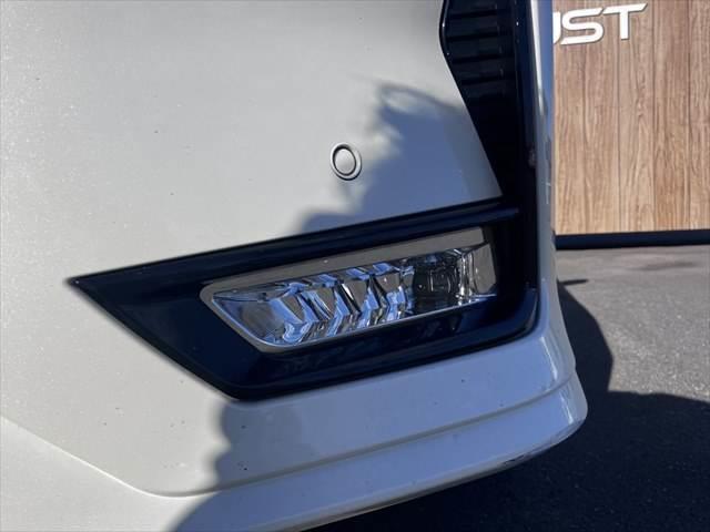 セレナ ｅ－パワー　ハイウェイスターＶ　フリップダウンモニター　純正１０インチナビ　禁煙車　衝突軽減ブレーキ　両側パワースライドドア　アラウンドビューモニター　フルセグ　Ｂｌｕｅｔｏｏｔｈ　ＬＥＤヘッドライト　レーダークルーズコントロール（29枚目）