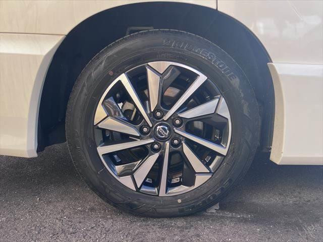 セレナ ｅ－パワー　ハイウェイスターＶ　フリップダウンモニター　純正１０インチナビ　禁煙車　衝突軽減ブレーキ　両側パワースライドドア　アラウンドビューモニター　フルセグ　Ｂｌｕｅｔｏｏｔｈ　ＬＥＤヘッドライト　レーダークルーズコントロール（31枚目）