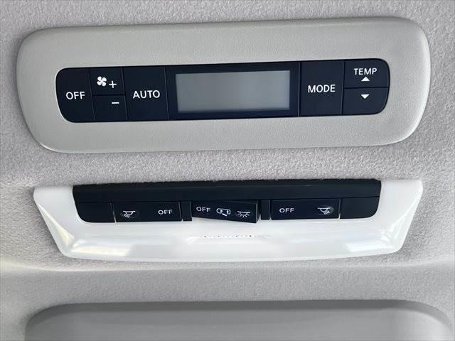 セレナ ｅ－パワー　ハイウェイスターＶ　フリップダウンモニター　純正１０インチナビ　禁煙車　衝突軽減ブレーキ　両側パワースライドドア　アラウンドビューモニター　フルセグ　Ｂｌｕｅｔｏｏｔｈ　ＬＥＤヘッドライト　レーダークルーズコントロール（43枚目）