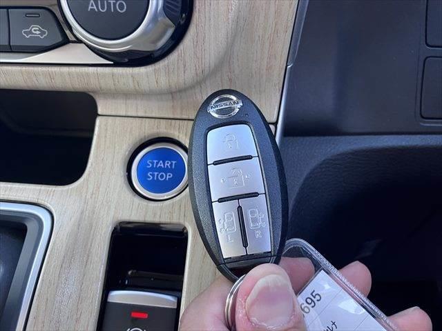 セレナ ｅ－パワー　ハイウェイスターＶ　フリップダウンモニター　純正１０インチナビ　禁煙車　衝突軽減ブレーキ　両側パワースライドドア　アラウンドビューモニター　フルセグ　Ｂｌｕｅｔｏｏｔｈ　ＬＥＤヘッドライト　レーダークルーズコントロール（46枚目）