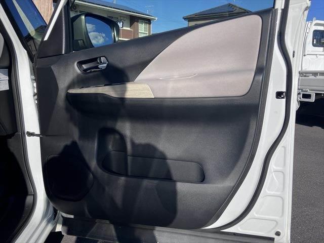 セレナ ｅ－パワー　ハイウェイスターＶ　フリップダウンモニター　純正１０インチナビ　禁煙車　衝突軽減ブレーキ　両側パワースライドドア　アラウンドビューモニター　フルセグ　Ｂｌｕｅｔｏｏｔｈ　ＬＥＤヘッドライト　レーダークルーズコントロール（55枚目）