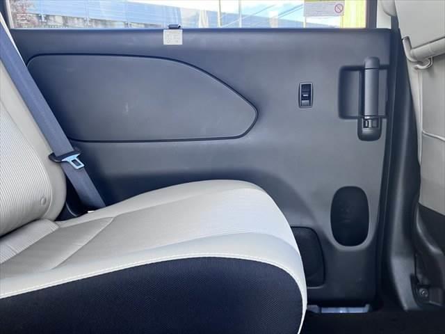 セレナ ｅ－パワー　ハイウェイスターＶ　フリップダウンモニター　純正１０インチナビ　禁煙車　衝突軽減ブレーキ　両側パワースライドドア　アラウンドビューモニター　フルセグ　Ｂｌｕｅｔｏｏｔｈ　ＬＥＤヘッドライト　レーダークルーズコントロール（67枚目）