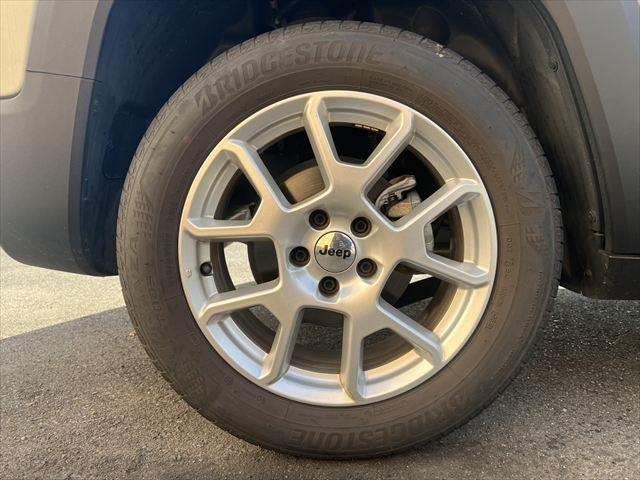 ジープ・レネゲード リミテッド 禁煙車 衝突軽減ブレーキ 本革シート 純正8インチメモリーナビ バックカメラ フルセグTV Bluetooth シートヒーター ルーフレール レーダークルーズコントロール クリアランスソナー(28枚目)