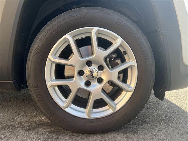 ジープ・レネゲード リミテッド 禁煙車 衝突軽減ブレーキ 本革シート 純正8インチメモリーナビ バックカメラ フルセグTV Bluetooth シートヒーター ルーフレール レーダークルーズコントロール クリアランスソナー(29枚目)