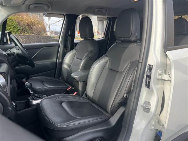 ジープ・レネゲード リミテッド 禁煙車 衝突軽減ブレーキ 本革シート 純正8インチメモリーナビ バックカメラ フルセグTV Bluetooth シートヒーター ルーフレール レーダークルーズコントロール クリアランスソナー(35枚目)