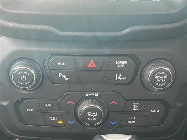 ジープ・レネゲード リミテッド 禁煙車 衝突軽減ブレーキ 本革シート 純正8インチメモリーナビ バックカメラ フルセグTV Bluetooth シートヒーター ルーフレール レーダークルーズコントロール クリアランスソナー(38枚目)