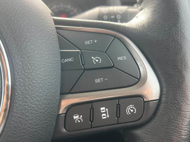 ジープ・レネゲード リミテッド 禁煙車 衝突軽減ブレーキ 本革シート 純正8インチメモリーナビ バックカメラ フルセグTV Bluetooth シートヒーター ルーフレール レーダークルーズコントロール クリアランスソナー(43枚目)