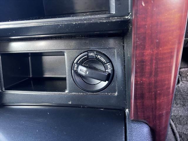 ランドクルーザープラド TX Lパッケージ サンルーフ 純正SDナビ 本革シート バックカメラ サイドカメラ 禁煙車 クルーズコントロール フルセグTV LEDヘッドライト パワーシート シートヒーター 4WD ETC2.0 純正17インチAW(44枚目)