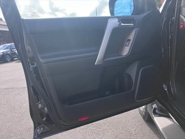 ランドクルーザープラド TX Lパッケージ サンルーフ 純正SDナビ 本革シート バックカメラ サイドカメラ 禁煙車 クルーズコントロール フルセグTV LEDヘッドライト パワーシート シートヒーター 4WD ETC2.0 純正17インチAW(62枚目)