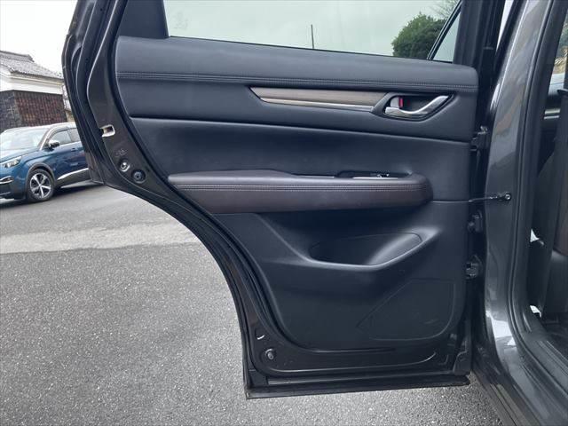 ＣＸ－５ ＸＤ　エクスクルーシブモード　ＢＯＳＥスピーカー　純正ＳＤナビ　全方位カメラ　レーダークルーズコントロール　シートヒーター　禁煙車　本革シート　衝突軽減ブレーキ　フルセグＴＶ　Ｂｌｕｅｔｏｏｔｈ　パワーシート　ＬＥＤヘッドライト（68枚目）