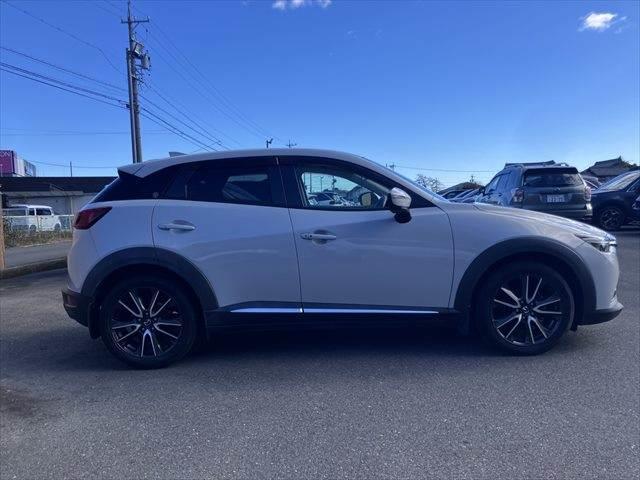 ＣＸ－３ ＸＤ　ツーリング　Ｌパッケージ　白本革シート　純正ナビ　レーダークルーズコントロール　バックカメラ　シートヒーター　禁煙車　６速ＭＴ　ディーゼルターボ　ＬＥＤヘッドライト　ＥＴＣ　スマートキー　ブルートゥース　ＵＳＢポート　フルセグ（18枚目）