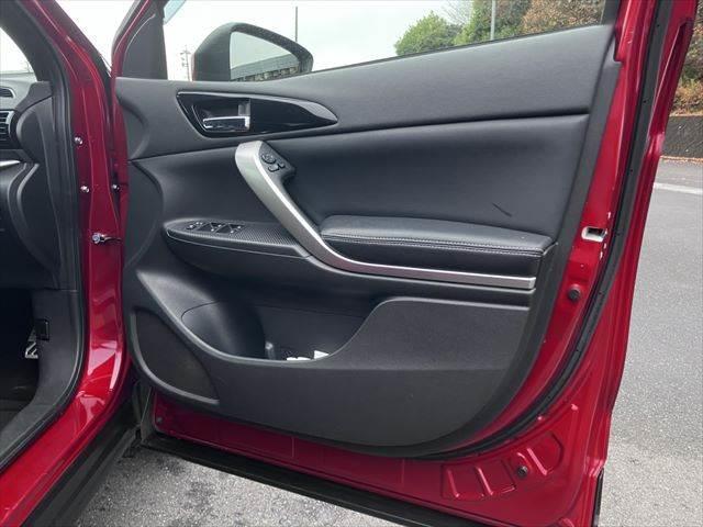 エクリプスクロスＰＨＥＶ Ｐ　４ＷＤ　純正ＳＤナビ　レーダークルーズコントロール　全周囲カメラ　シートヒーター　ブラインドスポットモニター　禁煙車　衝突軽減ブレーキ　ハーフレザーシート　フルセグ　Ｂｌｕｅｔｏｏｔｈ　パワーシート（49枚目）