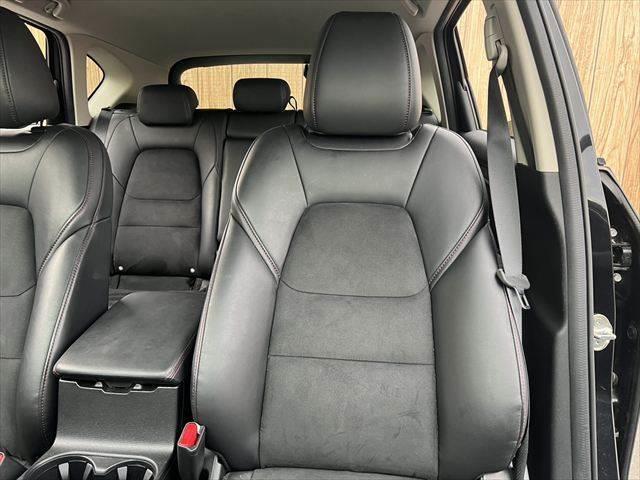 ＣＸ－５ ＸＤ　ブラックトーンエディション　黒革シート　純正ＳＤナビ　レーダークルーズコントロール　全周囲カメラ　シートヒーター　禁煙車　衝突軽減ブレーキ　パワーシート　電動リアゲート　フルセグＴＶ　Ｂｌｕｅｔｏｏｔｈ（62枚目）