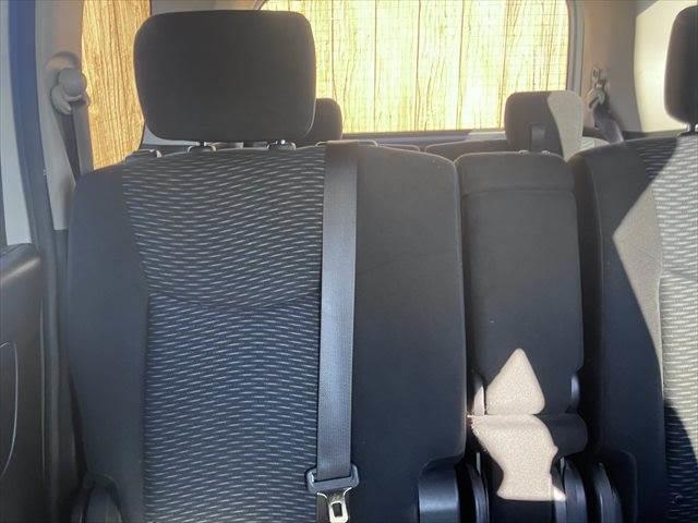 セレナ ２０Ｘ　Ｓ－ハイブリッド　両側パワースライドドア　純正ナビ　フリップダウンモニター　バックカメラ　スマートキー　禁煙車　オートクルーズコントロール　ブルートゥース　ＵＳＢポート　フルセグＴＶ　ワンオーナー　８人乗り　ＥＴＣ（56枚目）