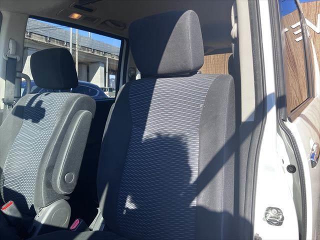 セレナ ２０Ｘ　Ｓ－ハイブリッド　両側パワースライドドア　純正ナビ　フリップダウンモニター　バックカメラ　スマートキー　禁煙車　オートクルーズコントロール　ブルートゥース　ＵＳＢポート　フルセグＴＶ　ワンオーナー　８人乗り　ＥＴＣ（61枚目）