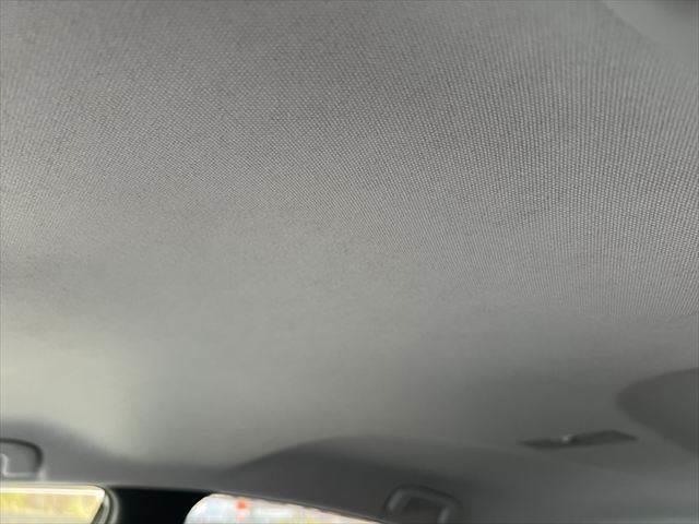 プリウス Ｓセーフティプラス　純正９インチナビ　レーダークルーズコントロール　デジタルインナーミラー　バックカメラ　衝突軽減ブレーキ　禁煙車　フルセグＴＶ　Ｂｌｕｅｔｏｏｔｈ　ＬＥＤヘッドライト　スマートキー　コーナーセンサー（52枚目）