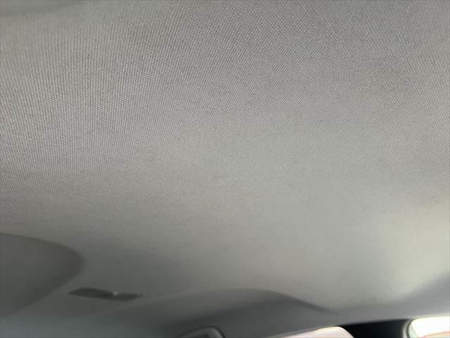 プリウス Ｓセーフティプラス　純正９インチナビ　レーダークルーズコントロール　デジタルインナーミラー　バックカメラ　衝突軽減ブレーキ　禁煙車　フルセグＴＶ　Ｂｌｕｅｔｏｏｔｈ　ＬＥＤヘッドライト　スマートキー　コーナーセンサー（53枚目）